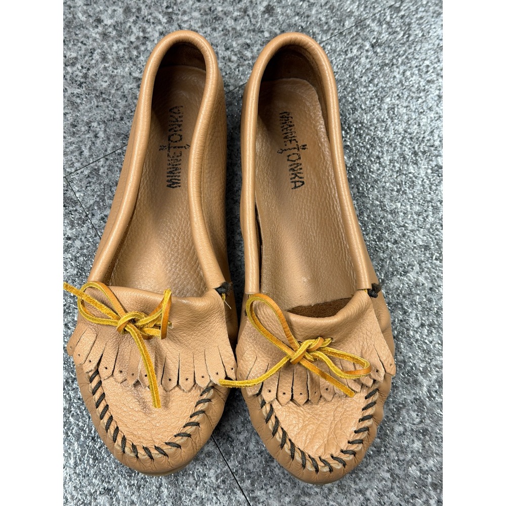 Minnetonka Kilty Leather Moccasin Women 8.5 Tan Excellent Fringe Slip On 62